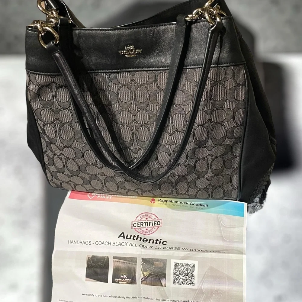 ๐จSOLD๐จ Coach Lexy shoulder bag - Picture 3 of 10
